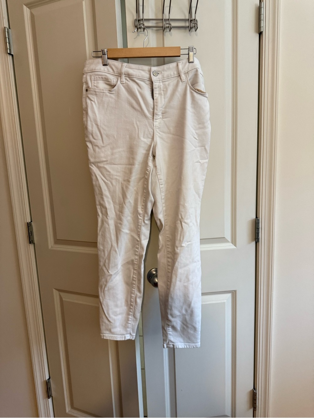 Athleta White Ankle Crop Stretch Jeans